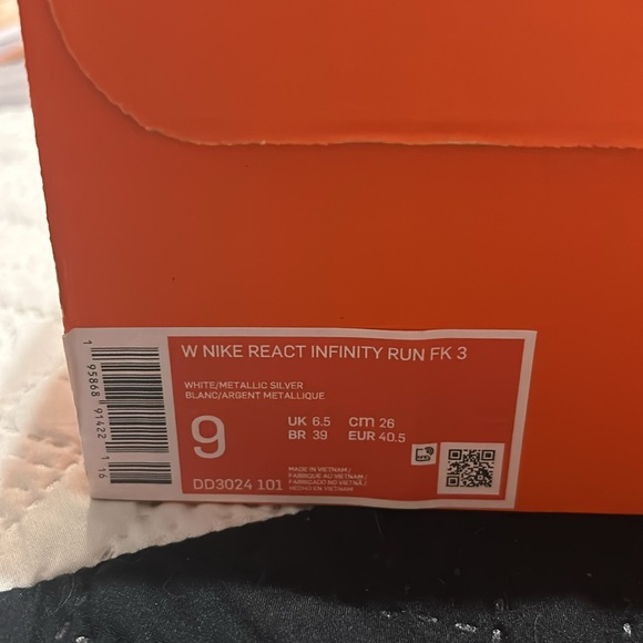 adidas cleats size 9 - Picture 5 of 5